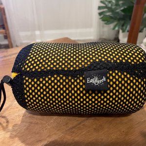 Eagle creek travel blanket